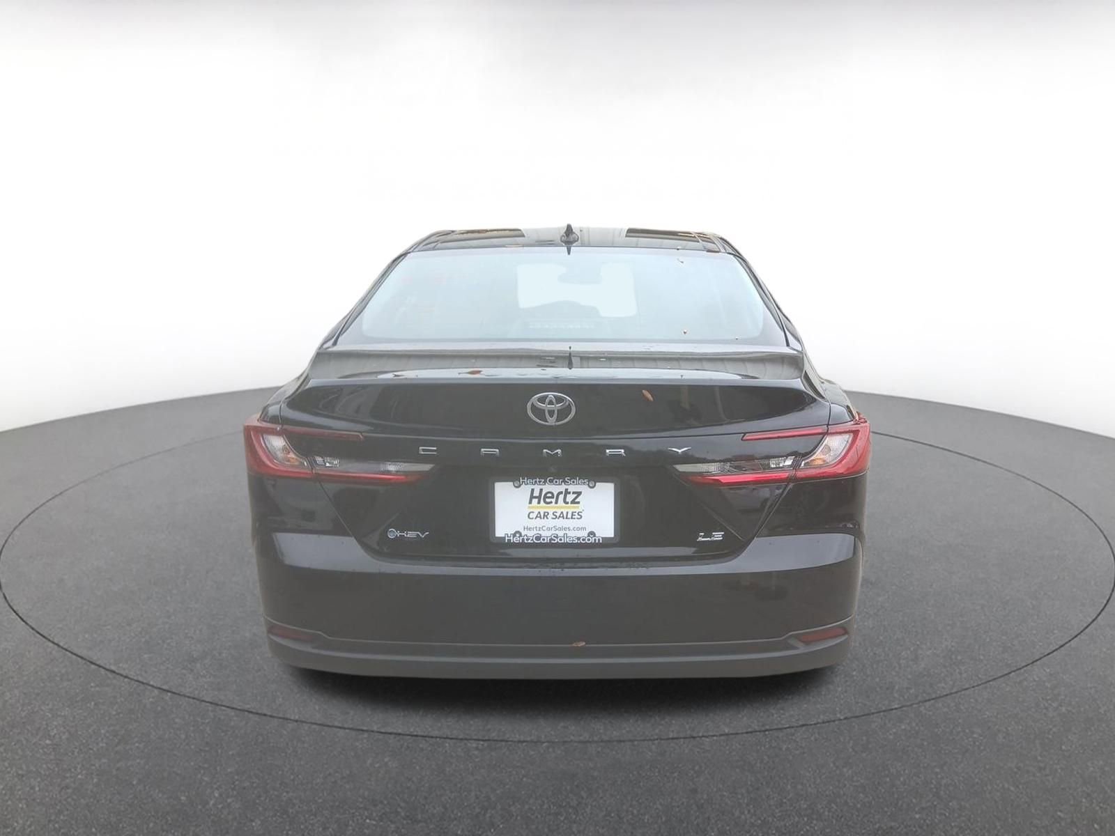 Used 2025 Toyota Camry LE image 3