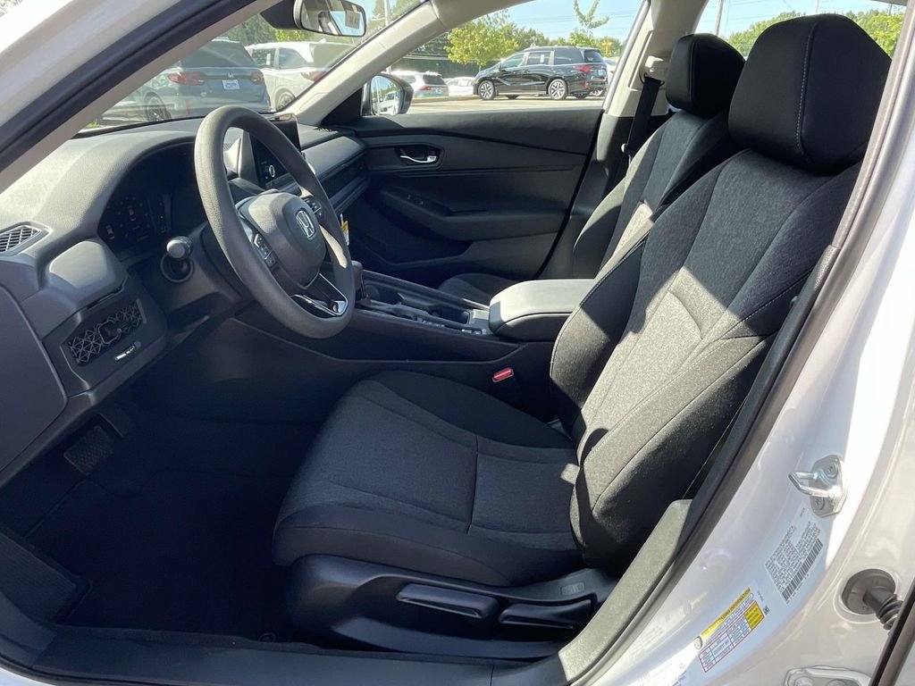 Used 2025 Honda Accord LX image 17