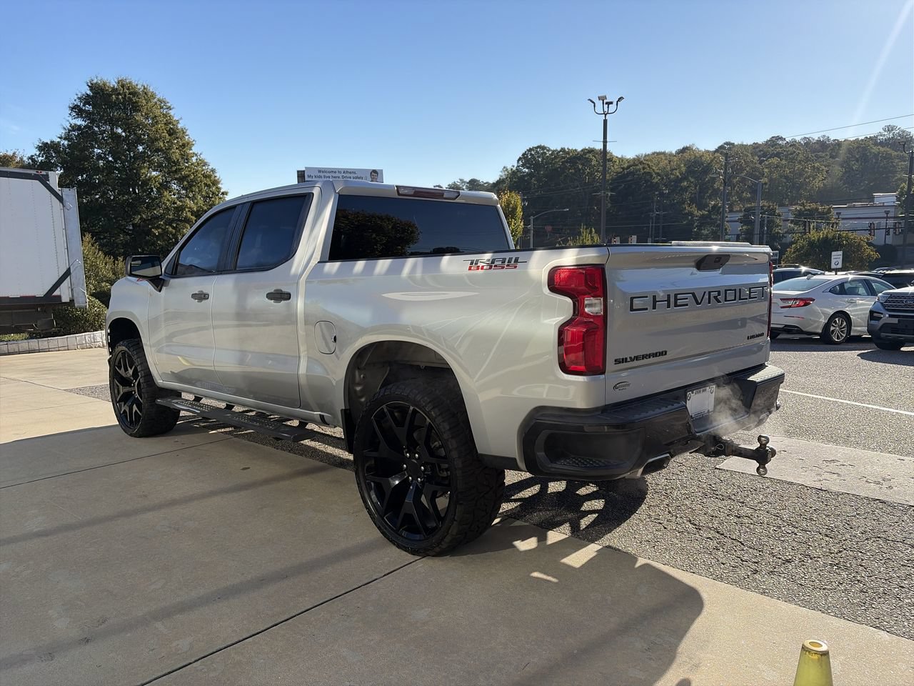 Used 2021 Chevrolet Silverado 1500 Custom Trail Boss w/ LPO, Dark Essentials Package AWD/4WD image 6