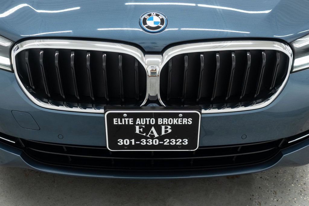 Used 2023 BMW 530e xDrive w/ Premium Package image 48