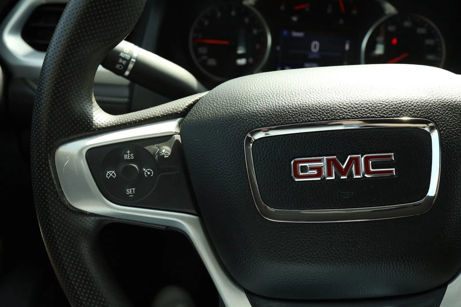 Used 2021 GMC Acadia SLE w/ Driver Convenience Package AWD/4WD image 22