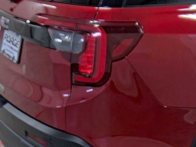 Used 2023 GMC Acadia SLE w/ Driver Convenience Package image 13