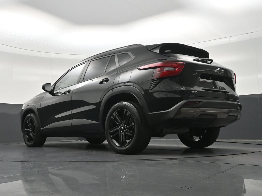 Used 2024 Chevrolet Trax ACTIV w/ Sunroof Package FWD image 31