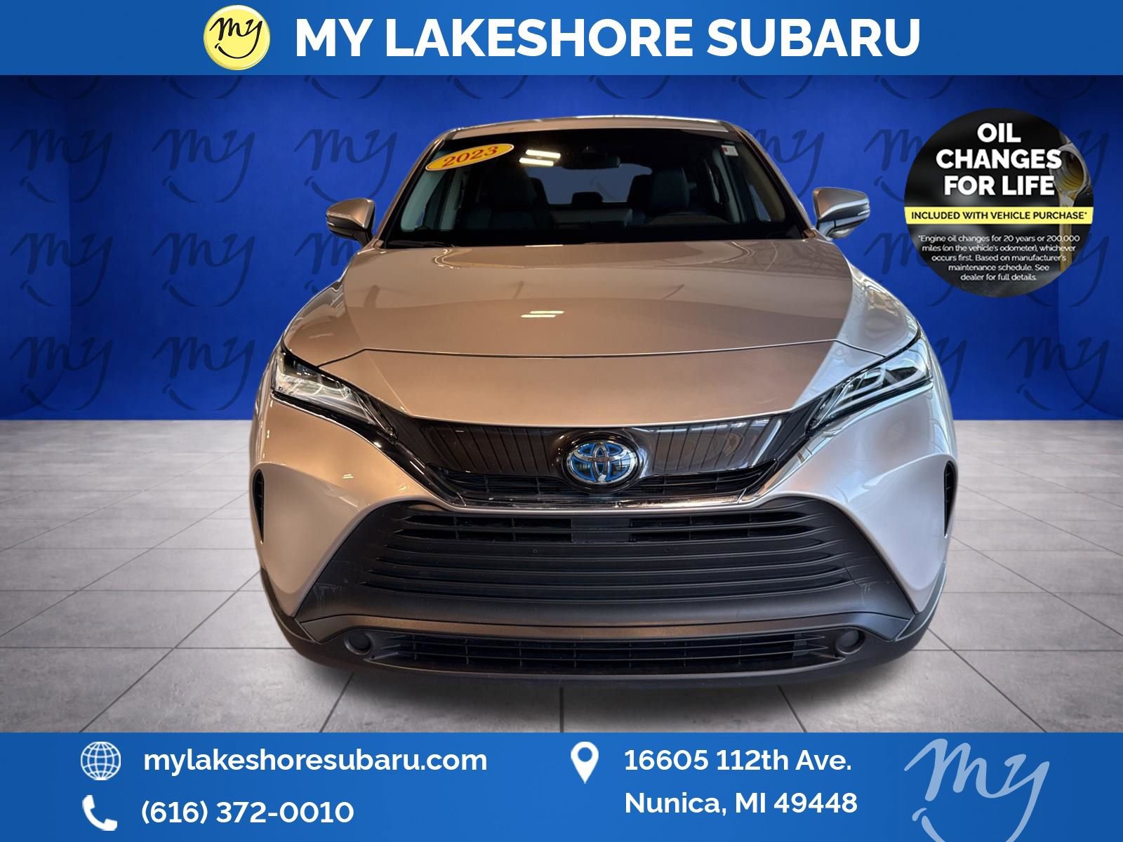 Used 2023 Toyota Venza LE image 2