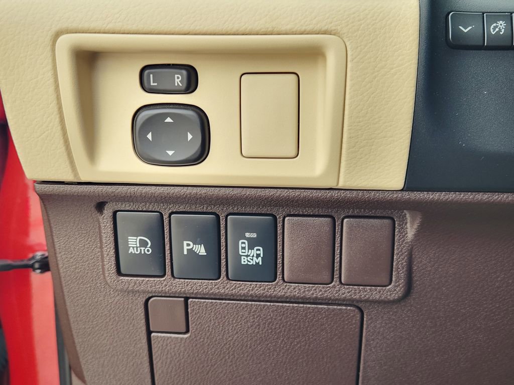 Used 2016 Lexus ES 350 w/ Luxury Package w/Wood Trim FWD image 23