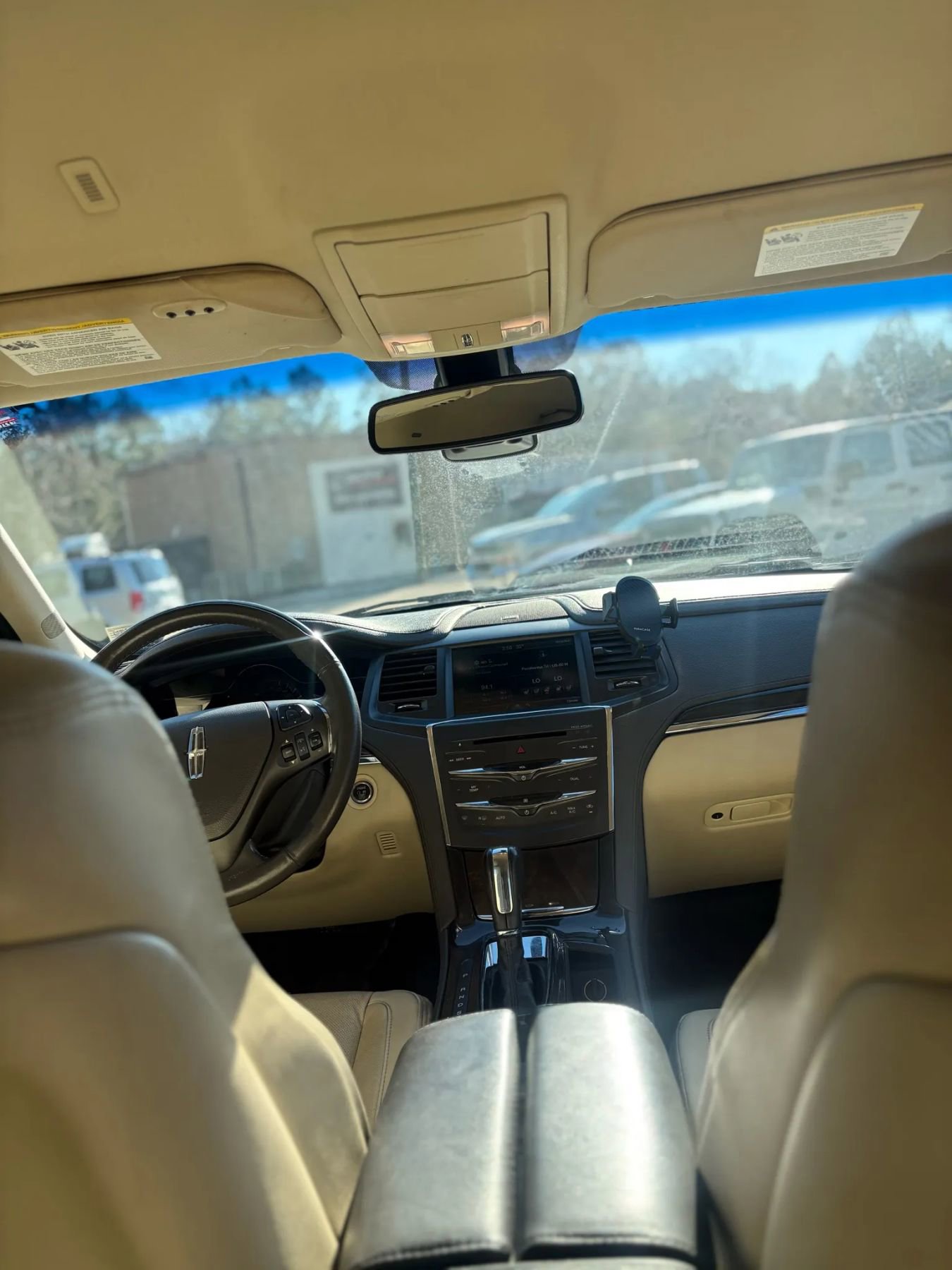 Used 2014 Lincoln MKS w/ Equipment Group 101A image 20