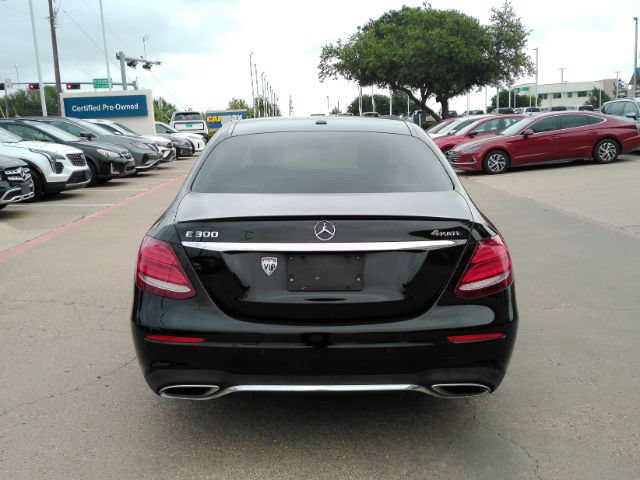 Used 2017 Mercedes-Benz E 300 4MATIC image 9