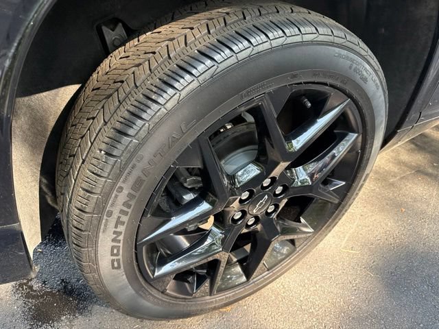 Used 2026 Chevrolet Traverse RS FWD image 32