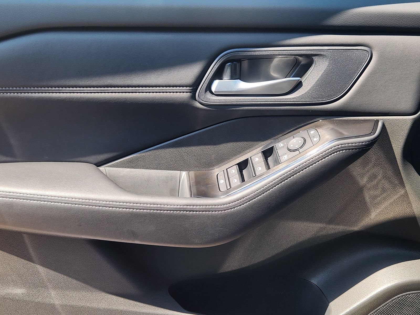 New 2026 Nissan Rogue Dark Armor FWD image 21