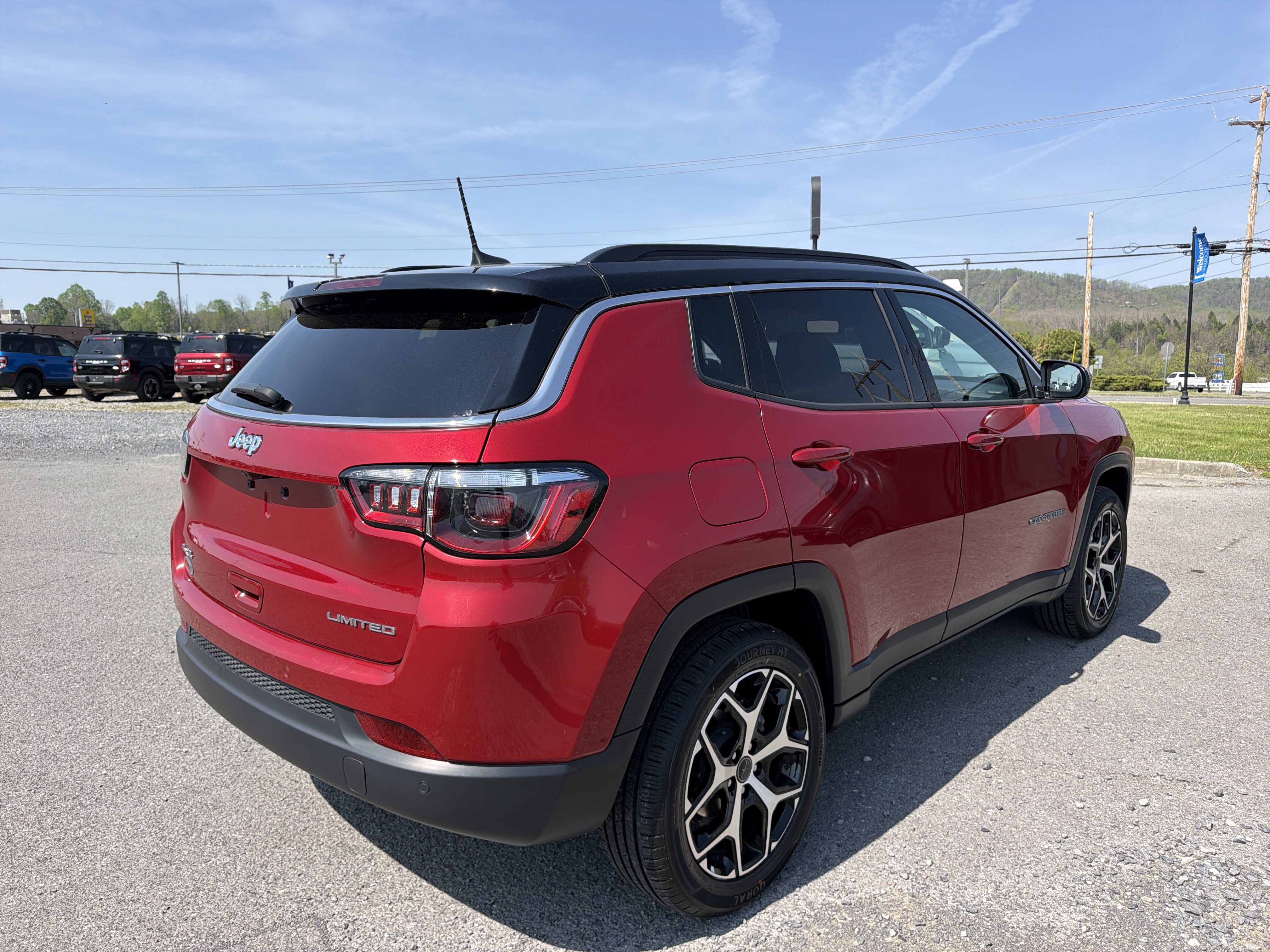 Used 2025 Jeep Compass Limited AWD/4WD image 6