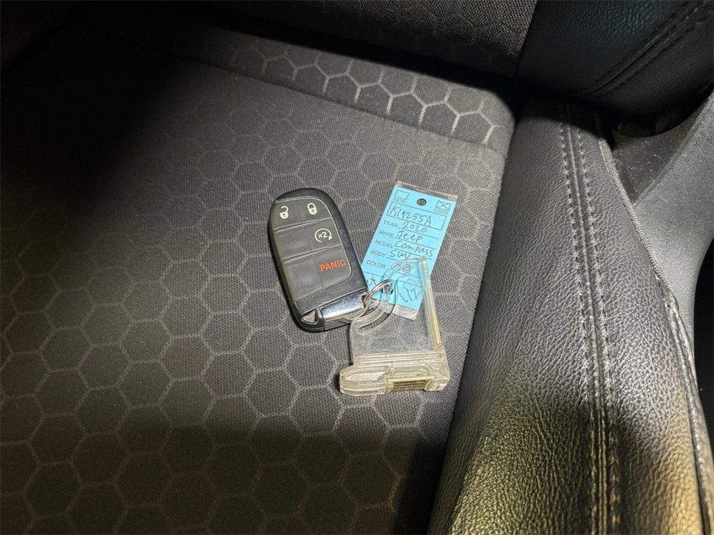 Used 2020 Jeep Compass Latitude image 32