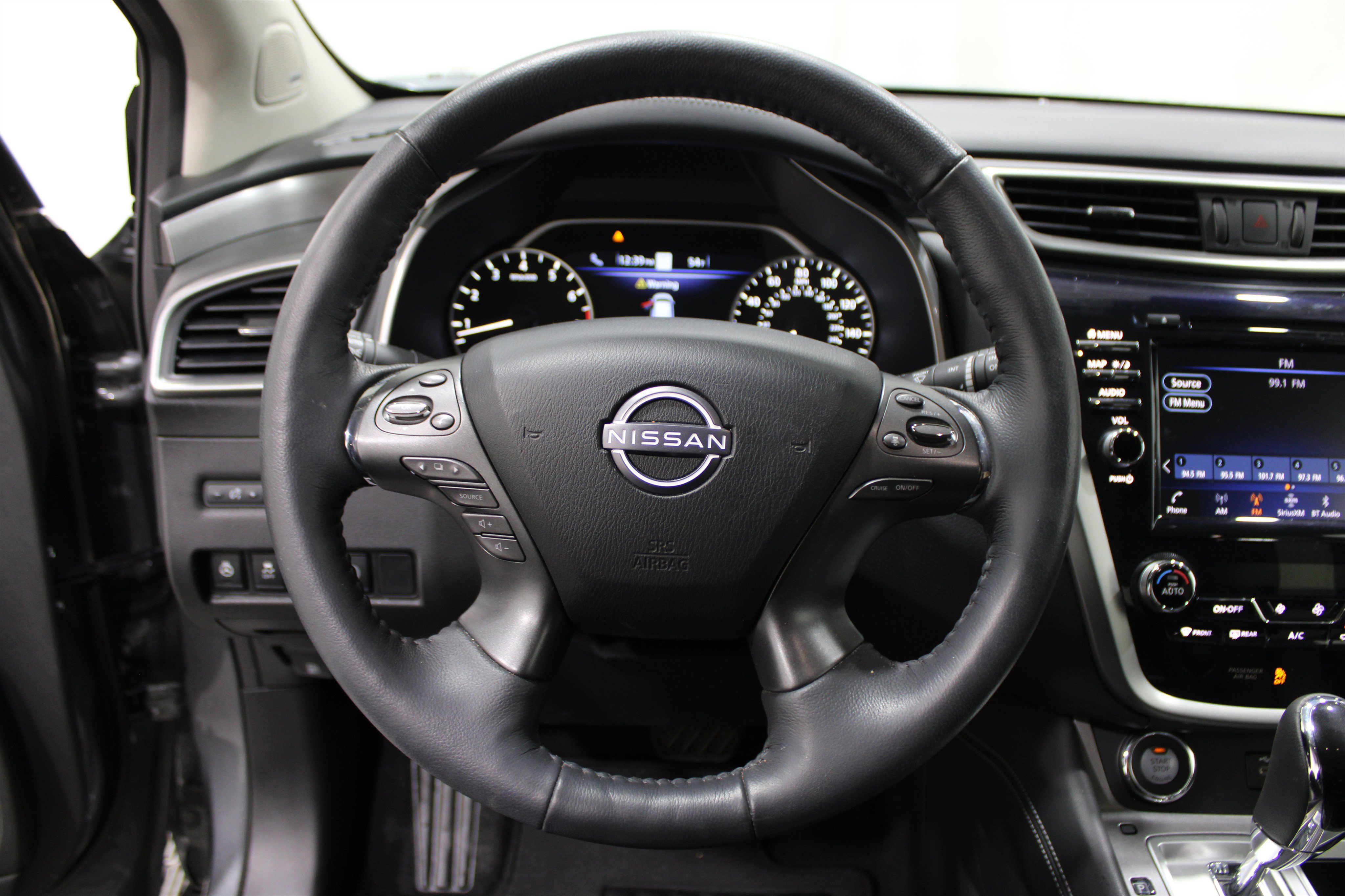 Used 2023 Nissan Murano SL w/ SL Moonroof Package image 11