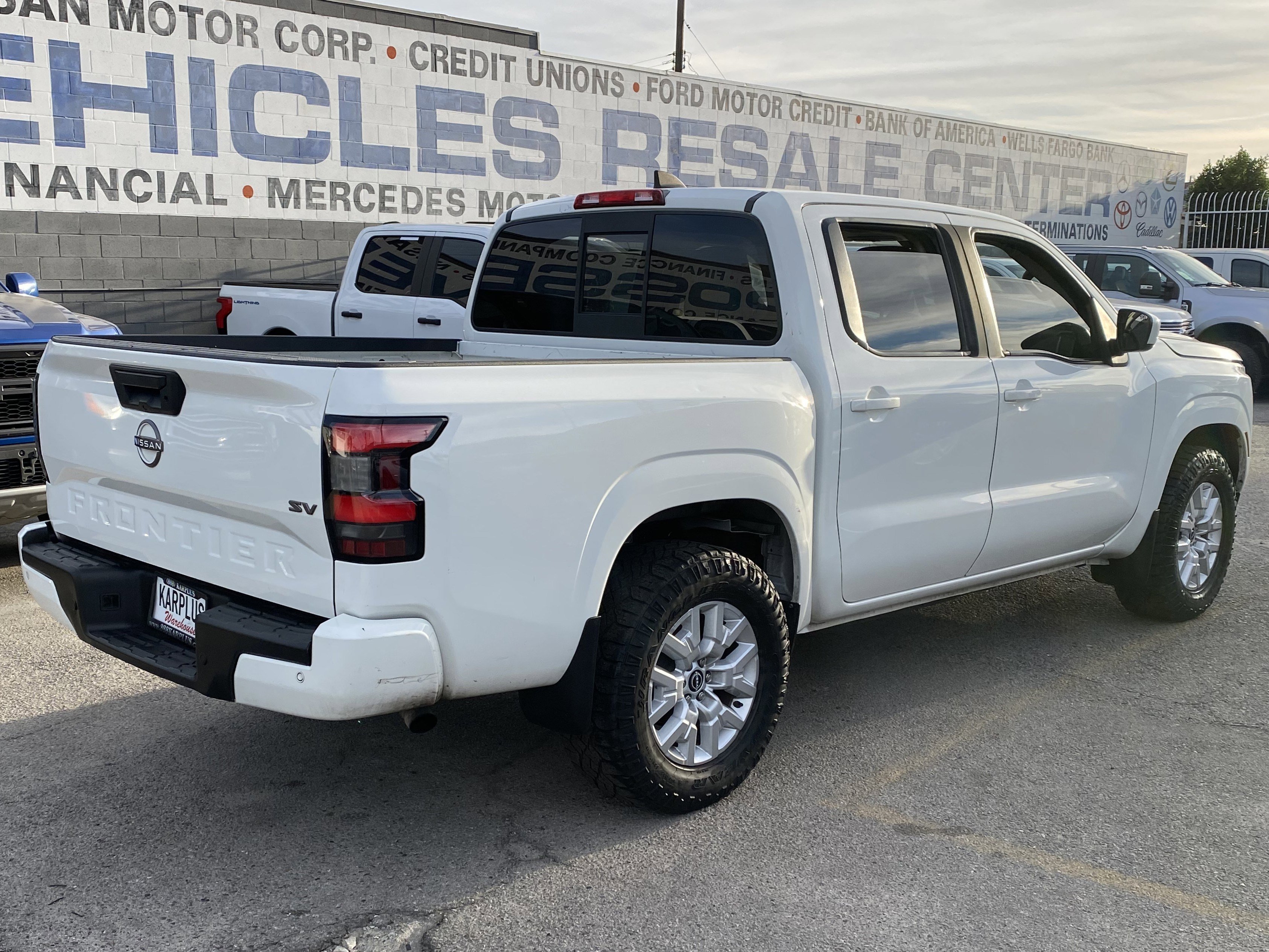 Used 2022 Nissan Frontier SV w/ Technology Package image 9