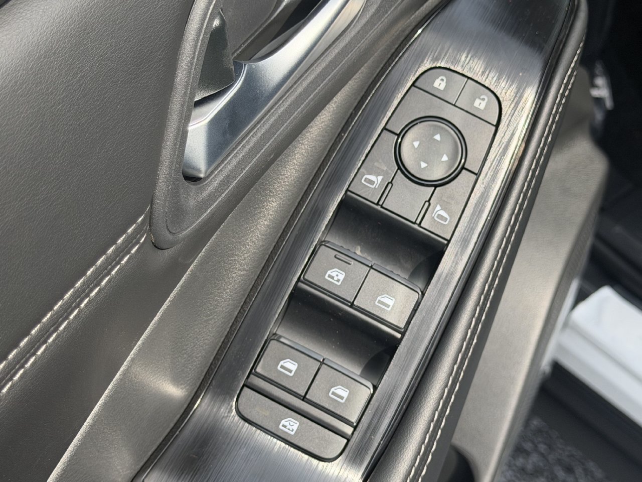 New 2026 Nissan Rogue Dark Armor FWD image 18