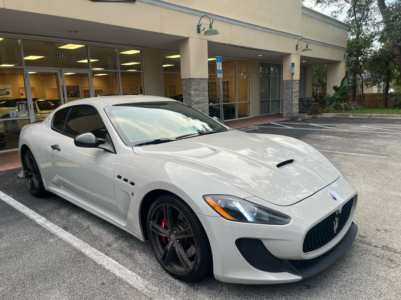 Used 2016 Maserati GranTurismo MC Centennial RWD image 1