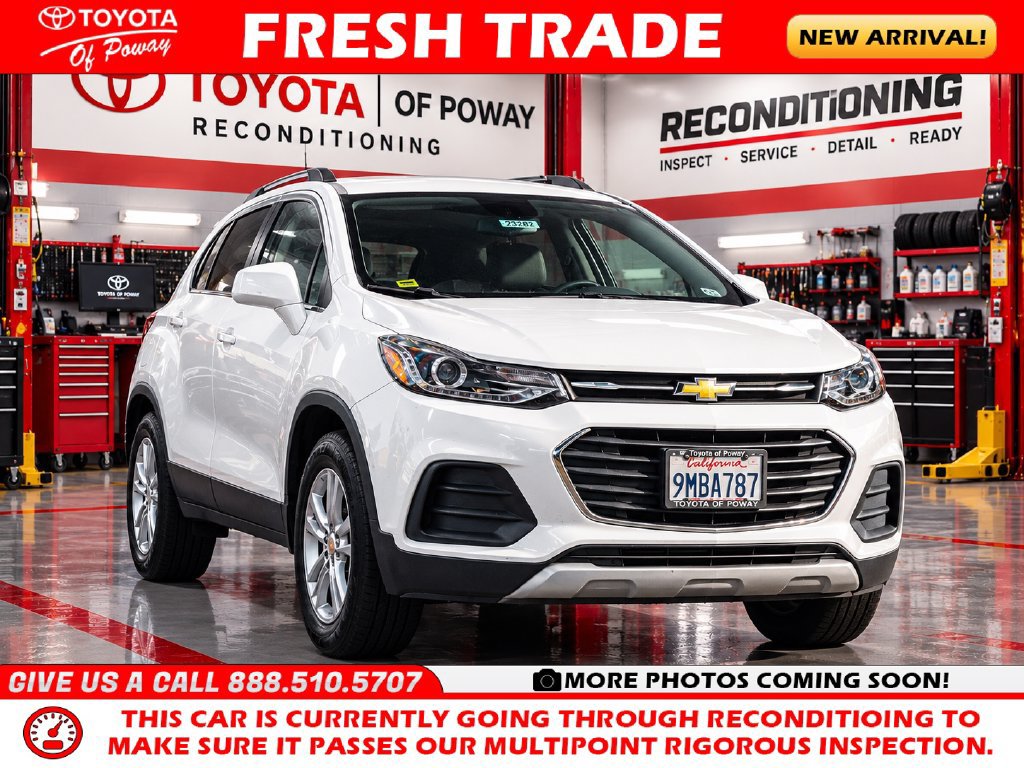Used 2018 Chevrolet Trax LT w/ Sun & Sound Package AWD/4WD image 1