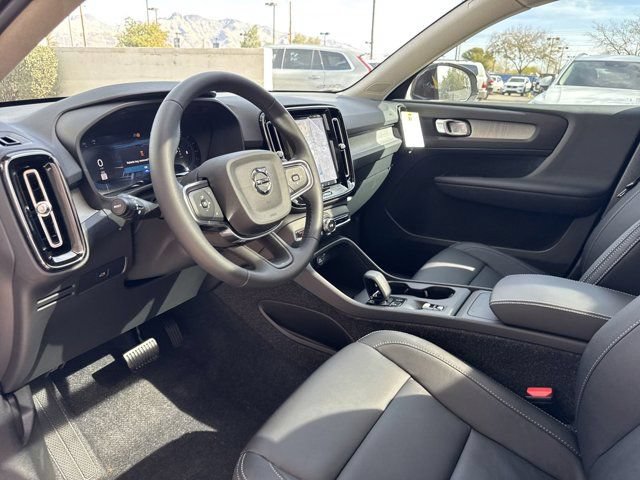 Certified 2025 Volvo XC40 B5 Core w/ Protection Package Premier AWD/4WD image 11