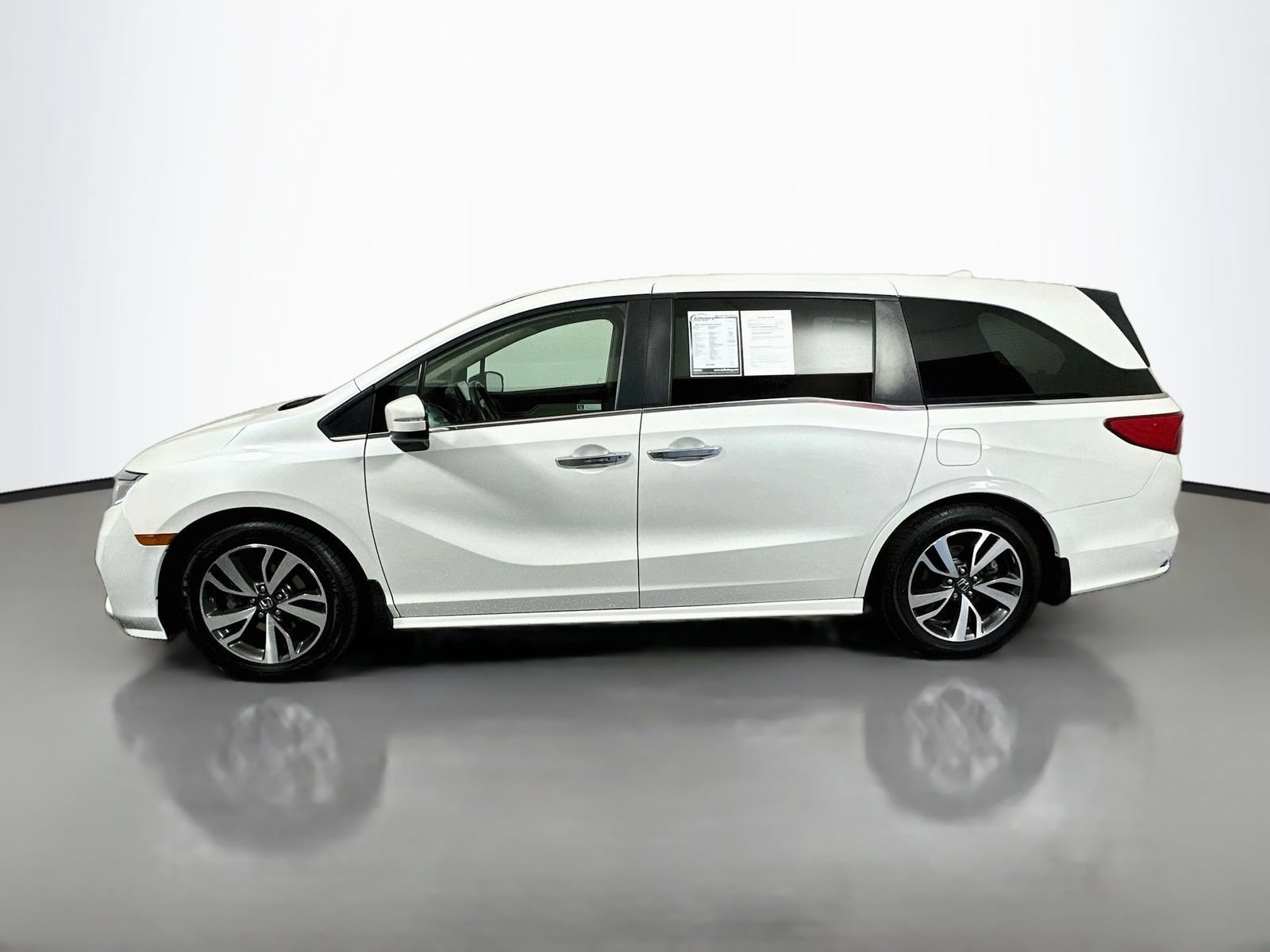Used 2023 Honda Odyssey Touring image 4