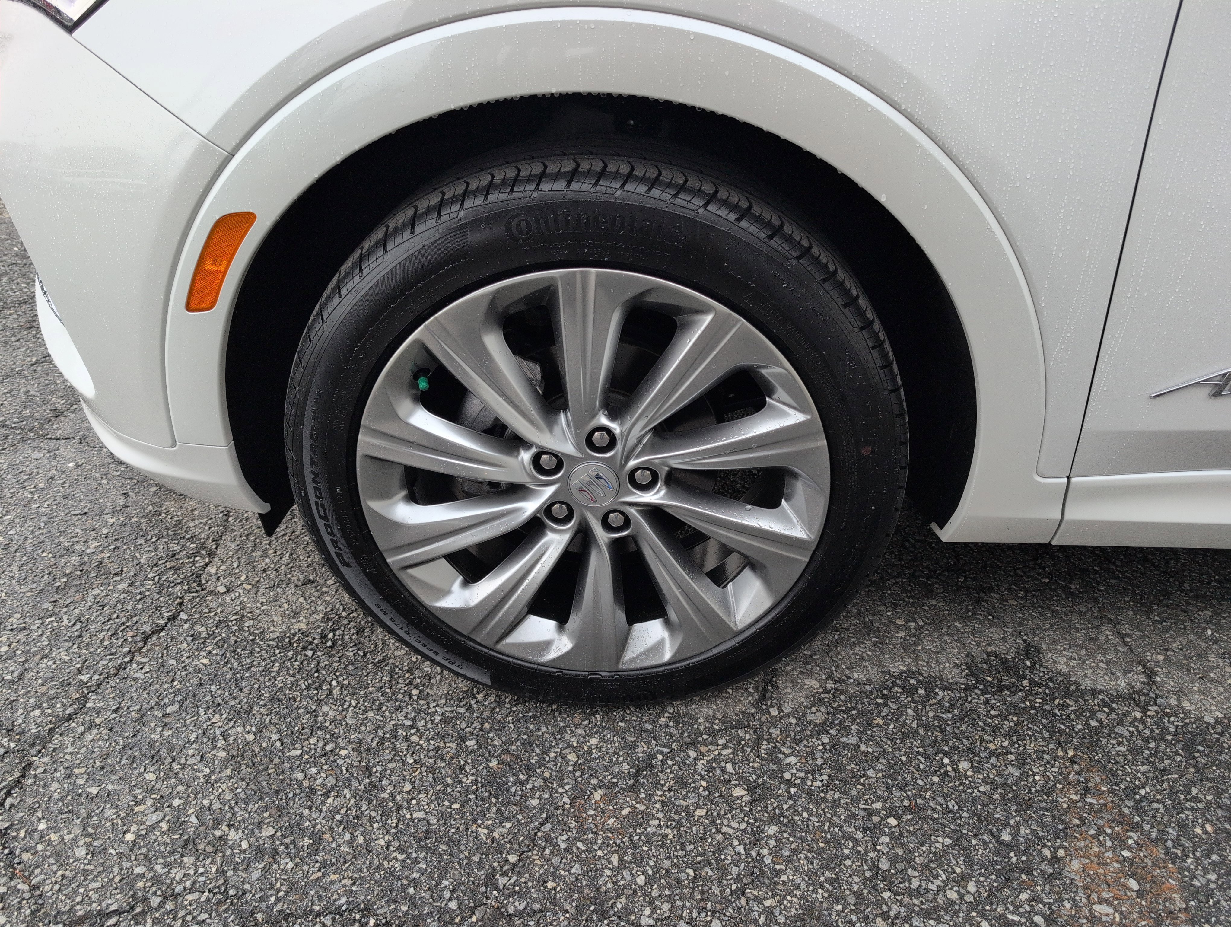 Used 2024 Buick Envista Avenir image 2