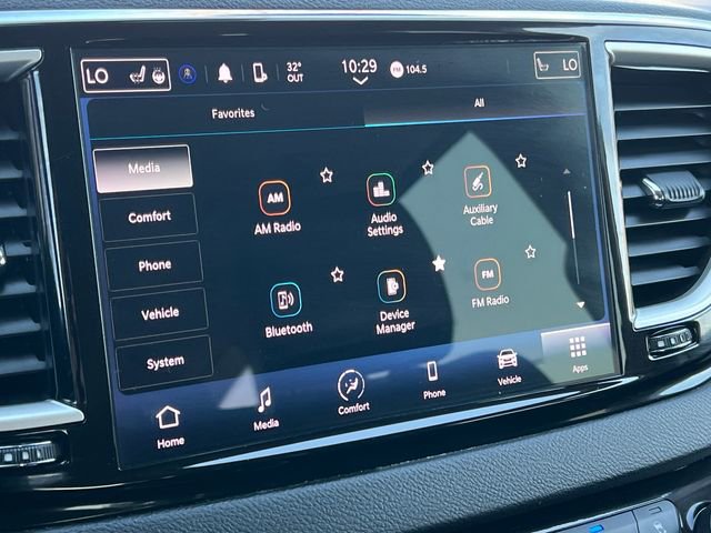 Used 2024 Chrysler Pacifica Touring-L image 25