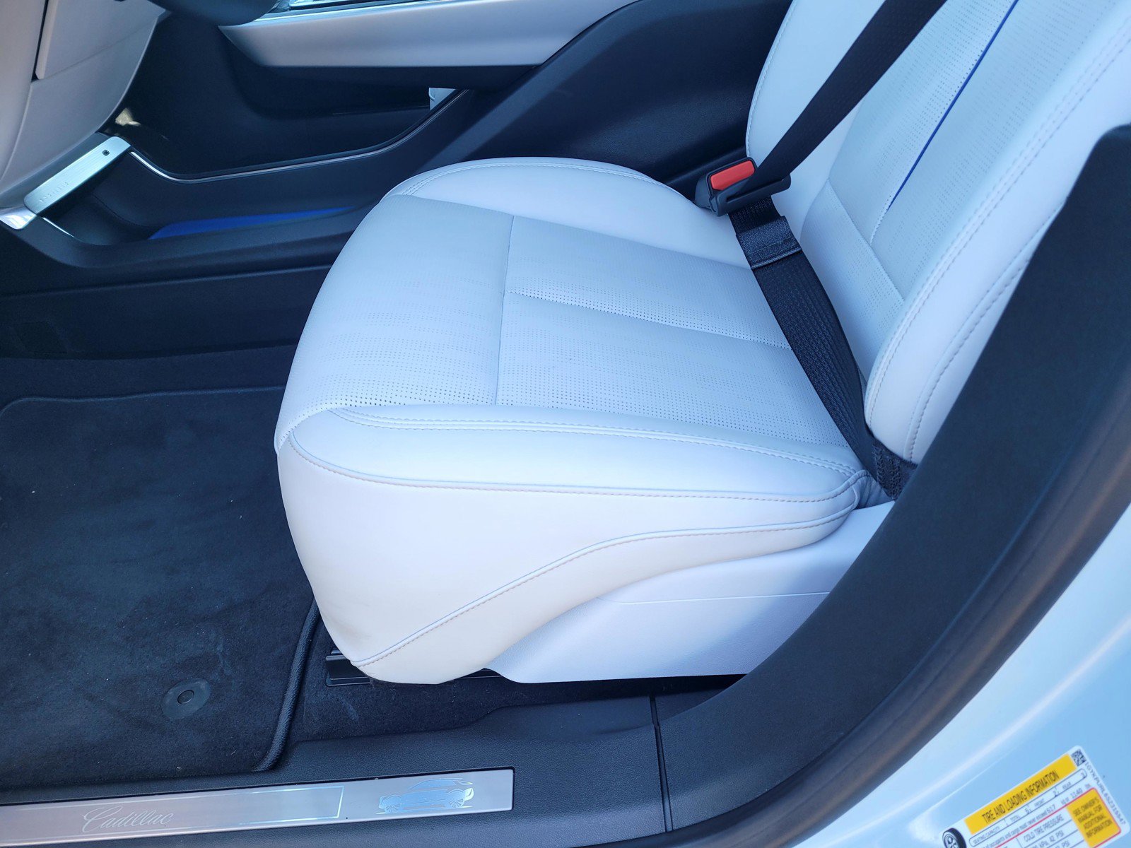 Certified 2025 Cadillac Lyriq Sport AWD/4WD image 18