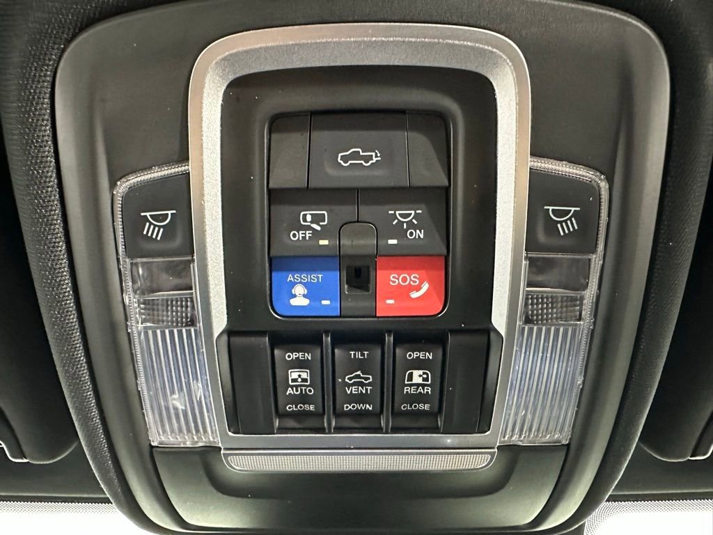 Used 2021 RAM 3500 Laramie AWD/4WD image 11