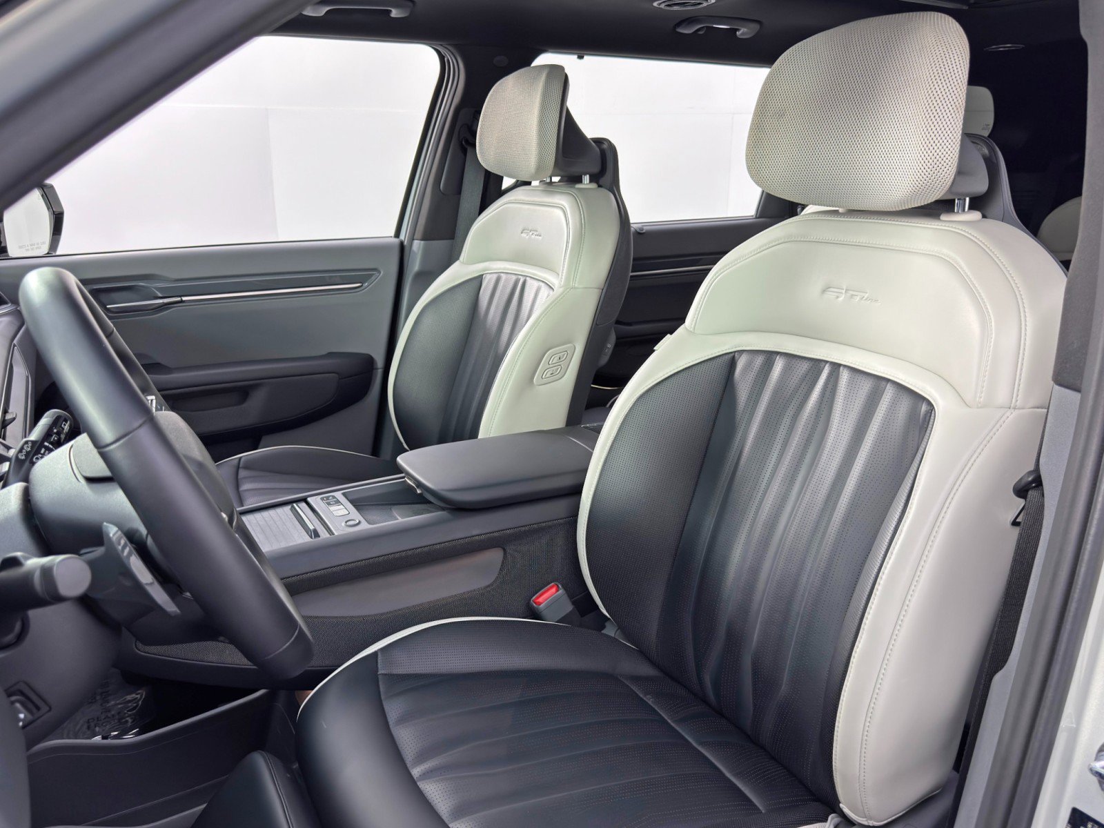 Used 2024 Kia EV9 GT-Line image 41