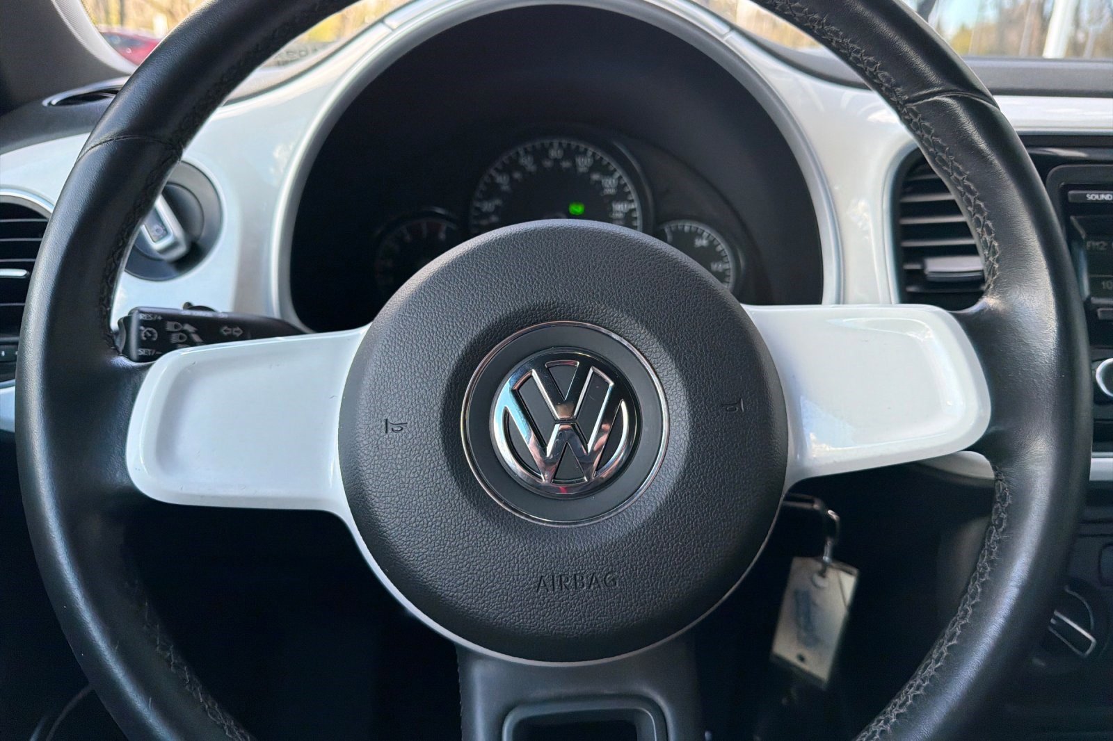 Used 2012 Volkswagen Beetle 2.5 image 26