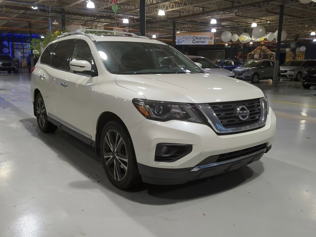 Used 2018 Nissan Pathfinder Platinum image 4