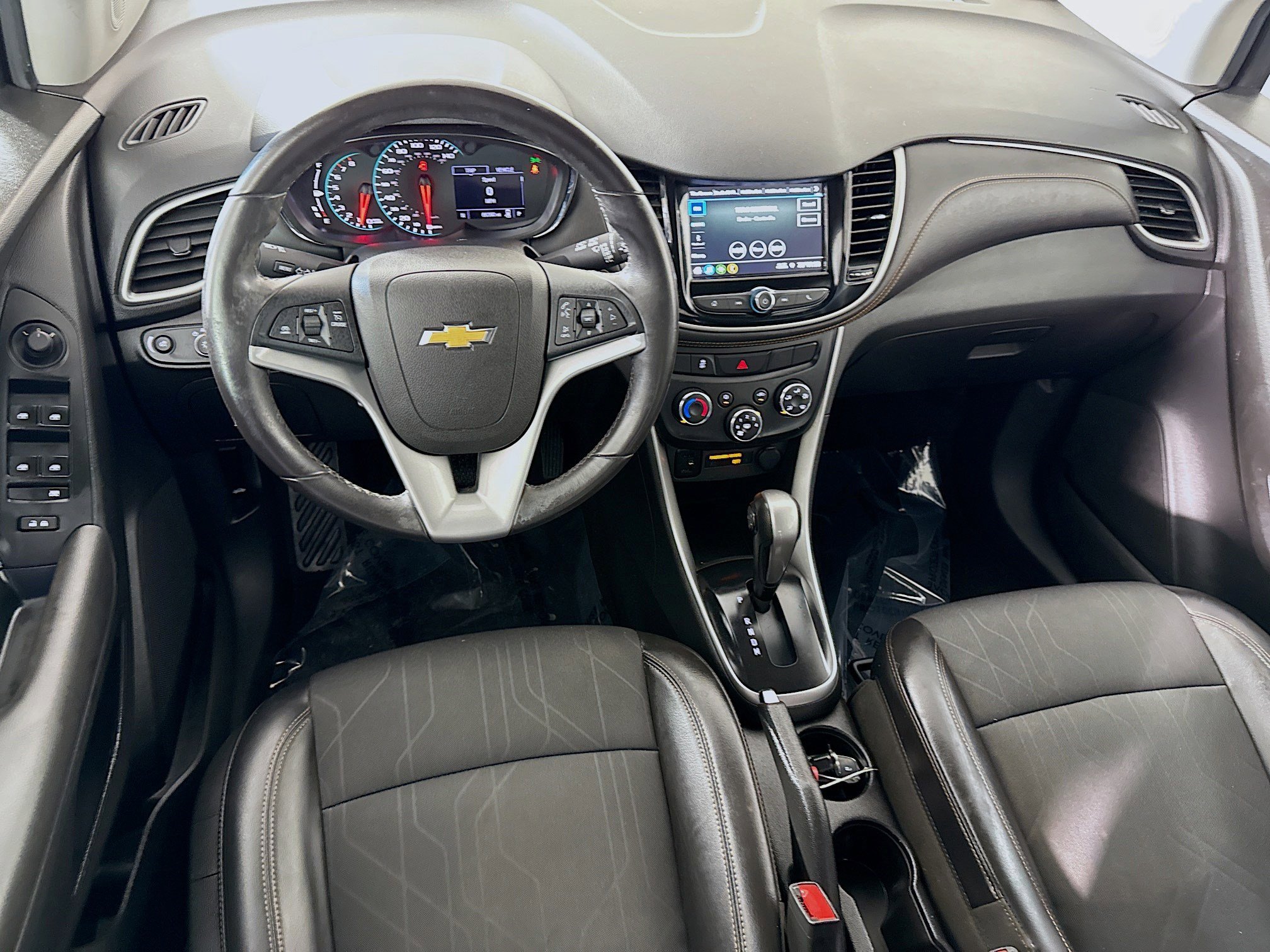 Used 2019 Chevrolet Trax LT w/ LT Convenience Package AWD/4WD image 17