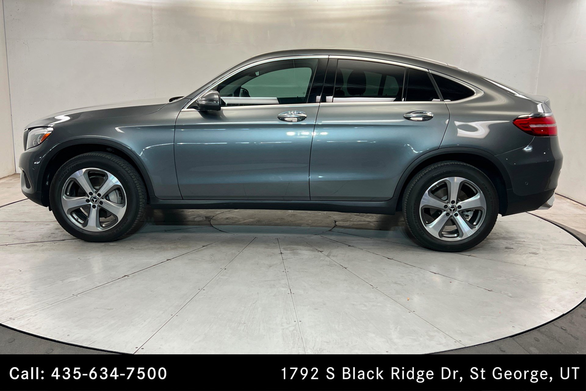Used 2017 Mercedes-Benz GLC 300 4MATIC Coupe image 2