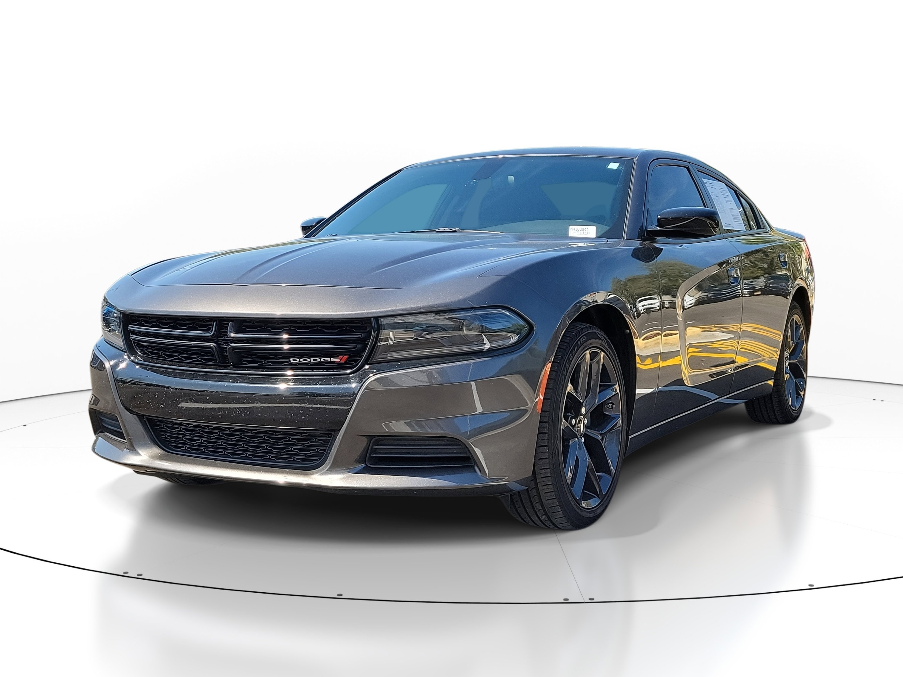 Used 2022 Dodge Charger SXT w/ Blacktop Package image 3
