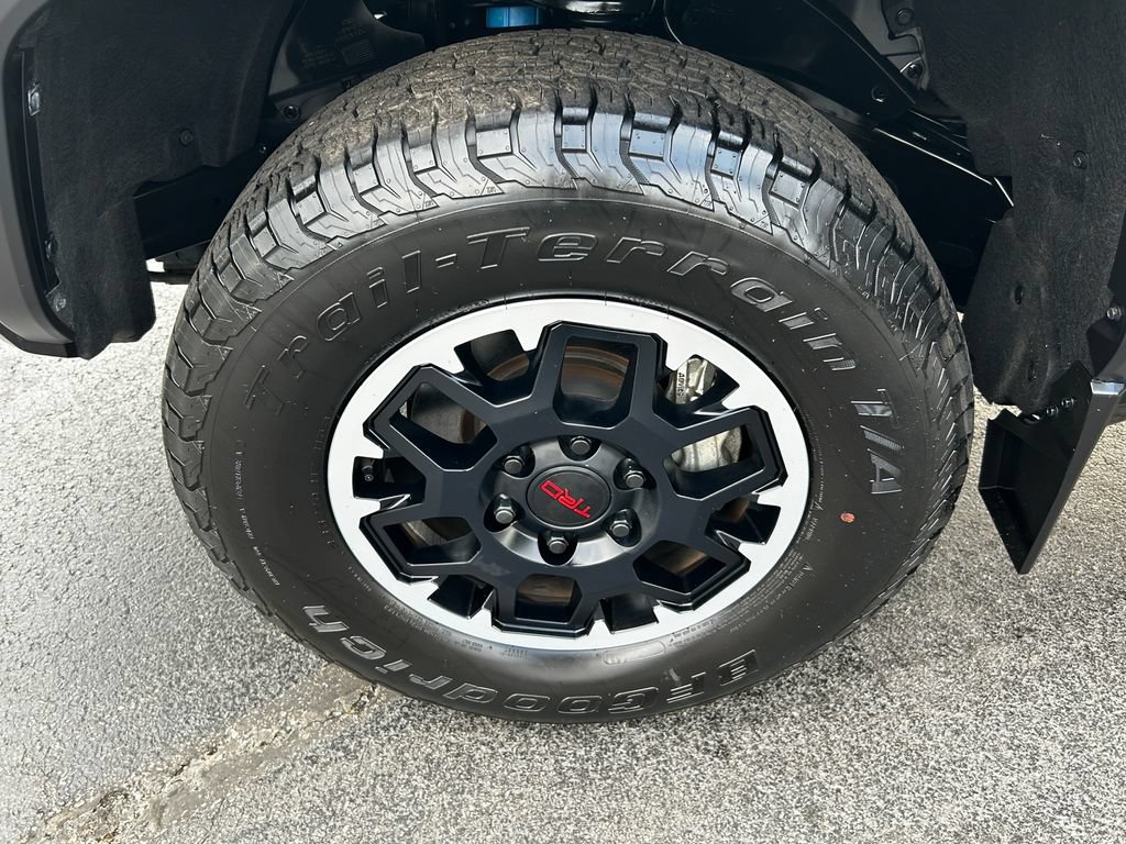 Used 2024 Toyota Tacoma TRD Off-Road AWD/4WD image 29