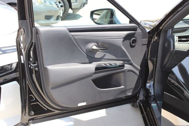 Certified 2025 Lexus ES 350 w/ Accessory Package (Z1) FWD image 11
