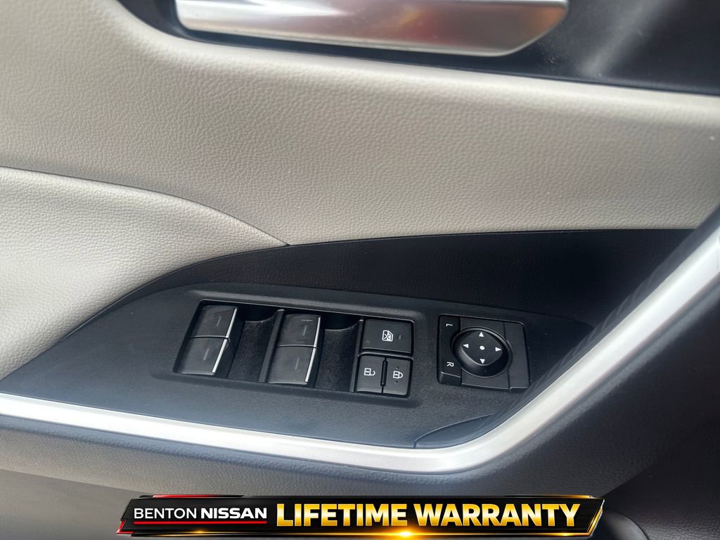 Used 2025 Toyota RAV4 XLE w/ Convenience Package image 13
