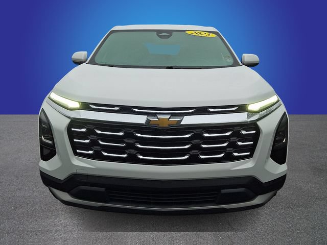 Used 2025 Chevrolet Equinox LT AWD/4WD image 2