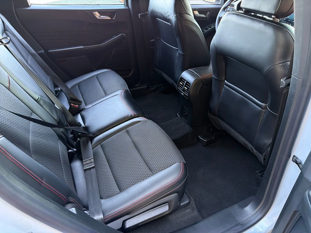 Used 2025 Ford Escape ST-Line w/ Equipment Group 301A image 37