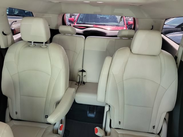 Used 2022 Buick Enclave Essence w/ Experience Buick Package FWD image 10