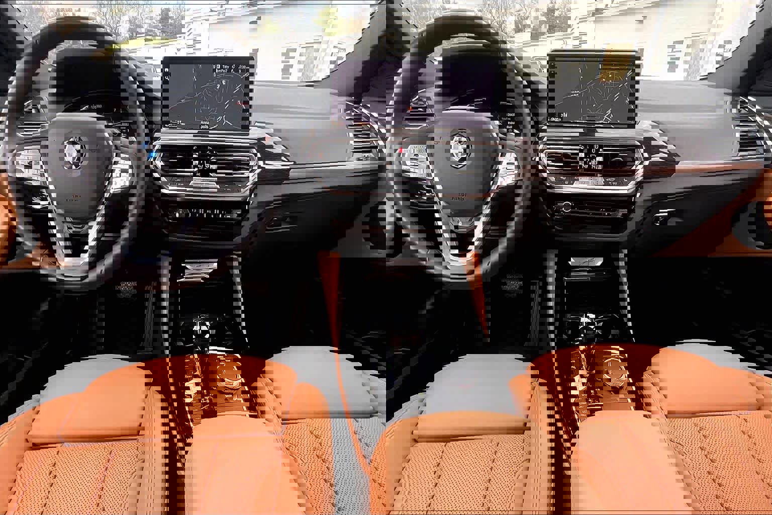 Used 2025 BMW X4 xDrive30i image 15