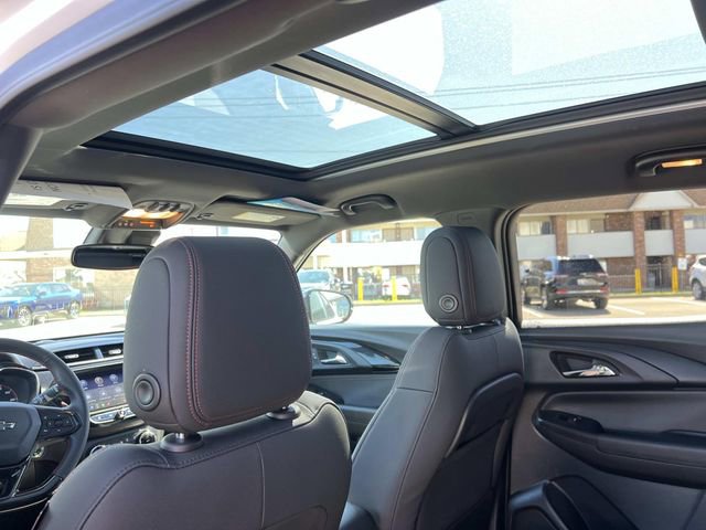 Used 2023 Chevrolet TrailBlazer RS w/ Sun and Liftgate Package FWD image 15
