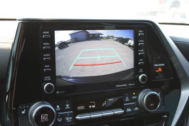 Used 2022 Toyota Highlander XSE AWD/4WD image 18