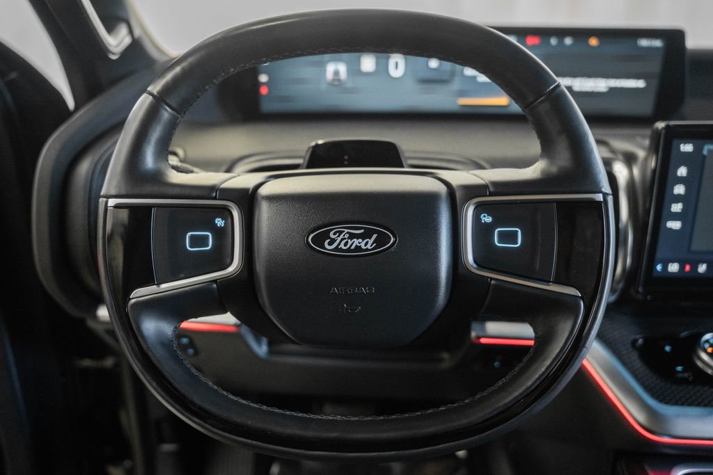 Used 2025 Ford Expedition Platinum w/ Stealth Appearance Package AWD/4WD image 33