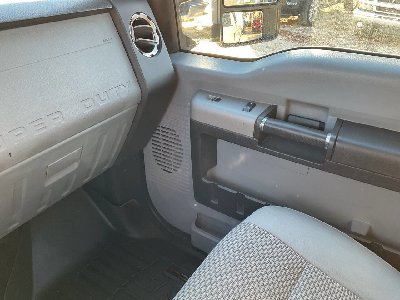 Used 2016 Ford F250 XLT w/ XTR Plus Package image 14