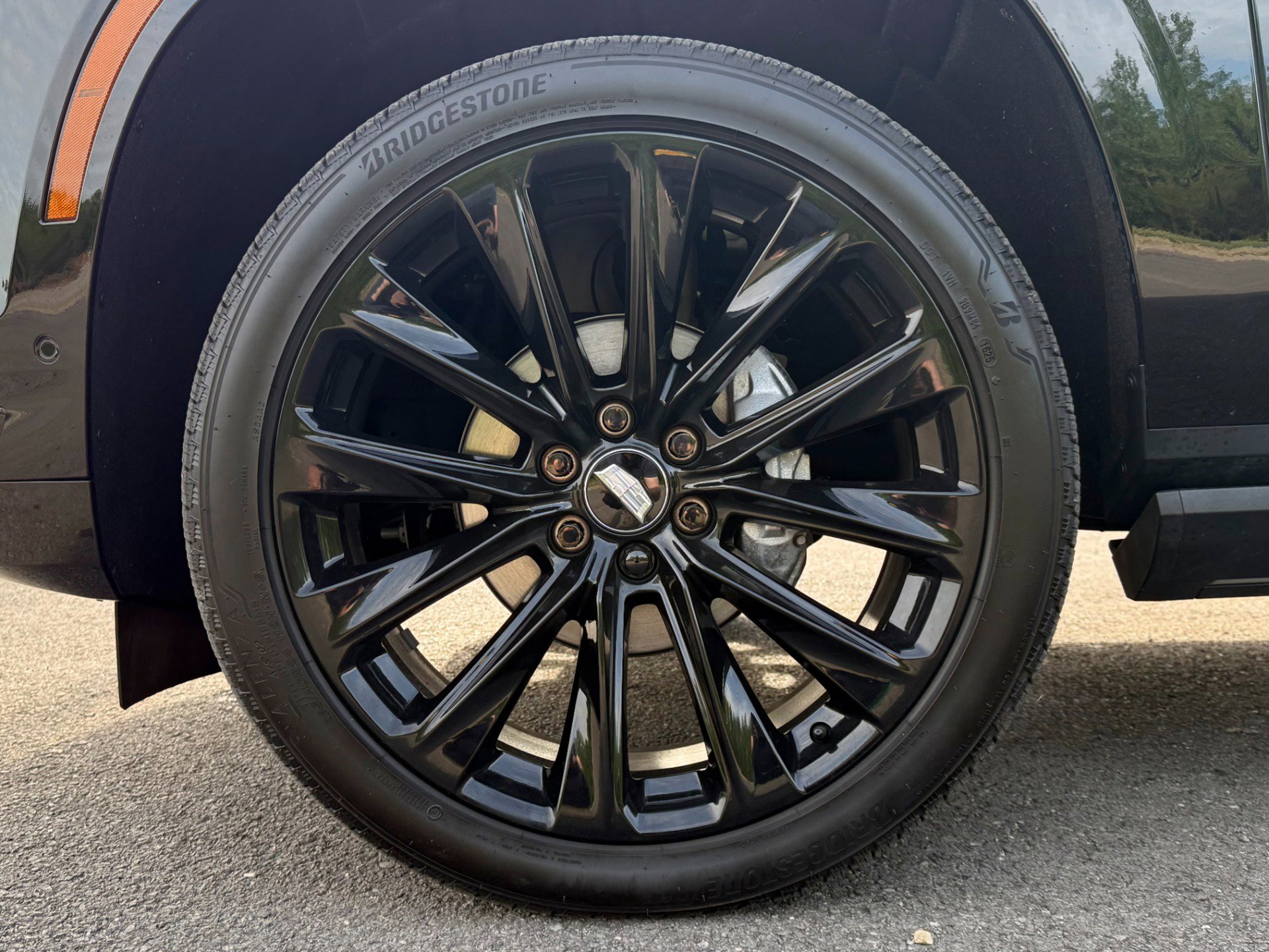 Used 2025 Cadillac Escalade Sport Platinum w/ LPO, ONYX Package image 17