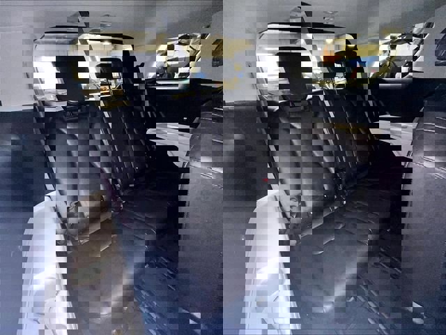 Used 2024 Kia Carnival LX image 28