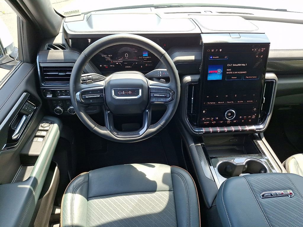 Used 2025 GMC Yukon AT4 AWD/4WD image 2