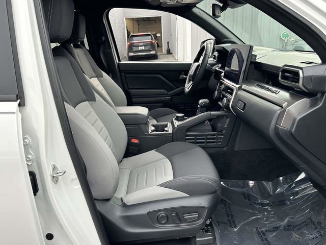 Used 2024 Toyota Tacoma TRD Sport w/ TRD Sport Upgrade Package image 18