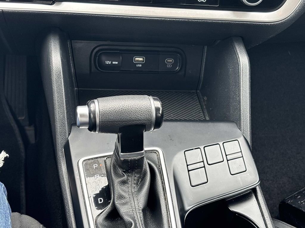 Used 2023 Kia Sportage LX image 17