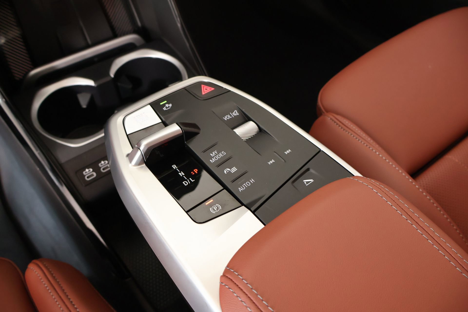 New 2026 BMW X1 xDrive28i w/ Technology Package AWD/4WD image 9