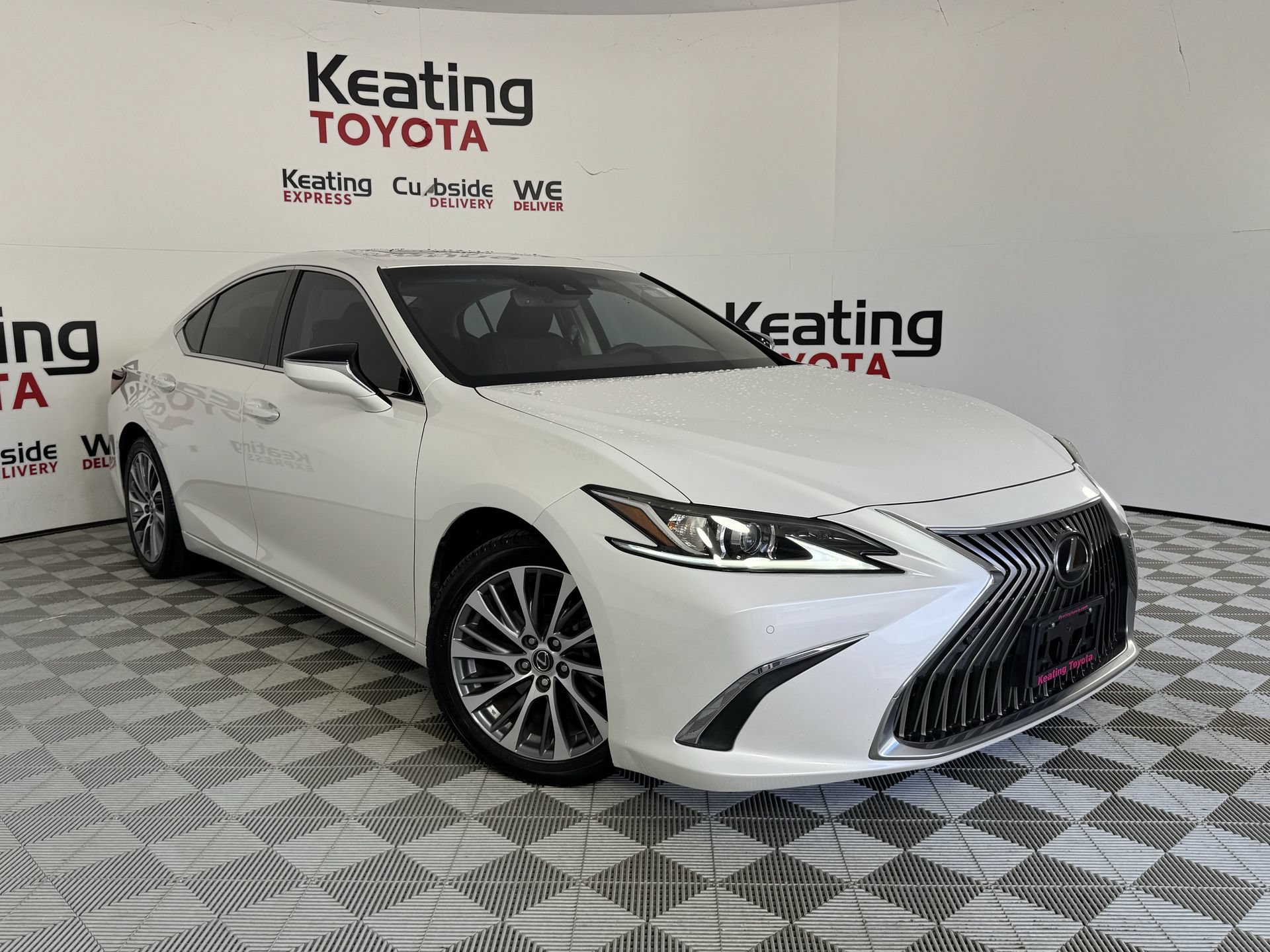 Used 2020 Lexus ES 350 w/ Premium Package FWD image 2